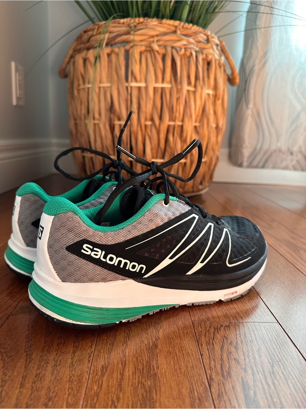 Salomon Men’s Black, Gray & Green Trail Sneakers